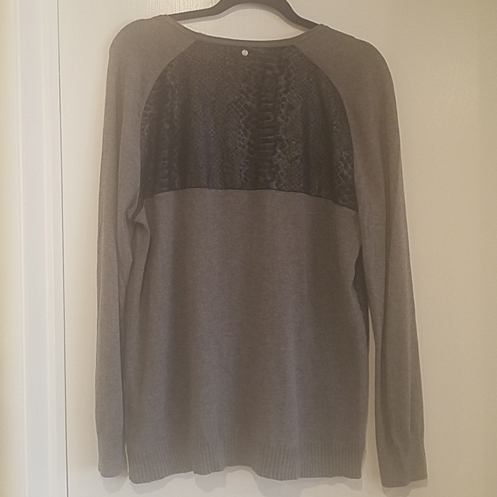 Sweater - Picture 2 of 3